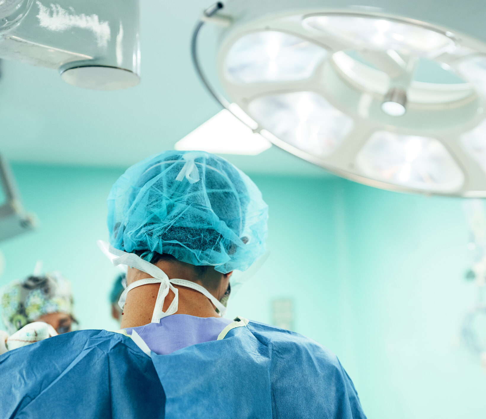 Dr. med. Samuel Fleischmann betreut und behandelt seine Patientinnen und Patienten an zwei Standorten: an der Praxis Ortho Reha Sport in Uster und an der Arthrose Clinic Zürich & Sport Permanence der Privatklinik Bethanien in Zürich‑Fluntern.