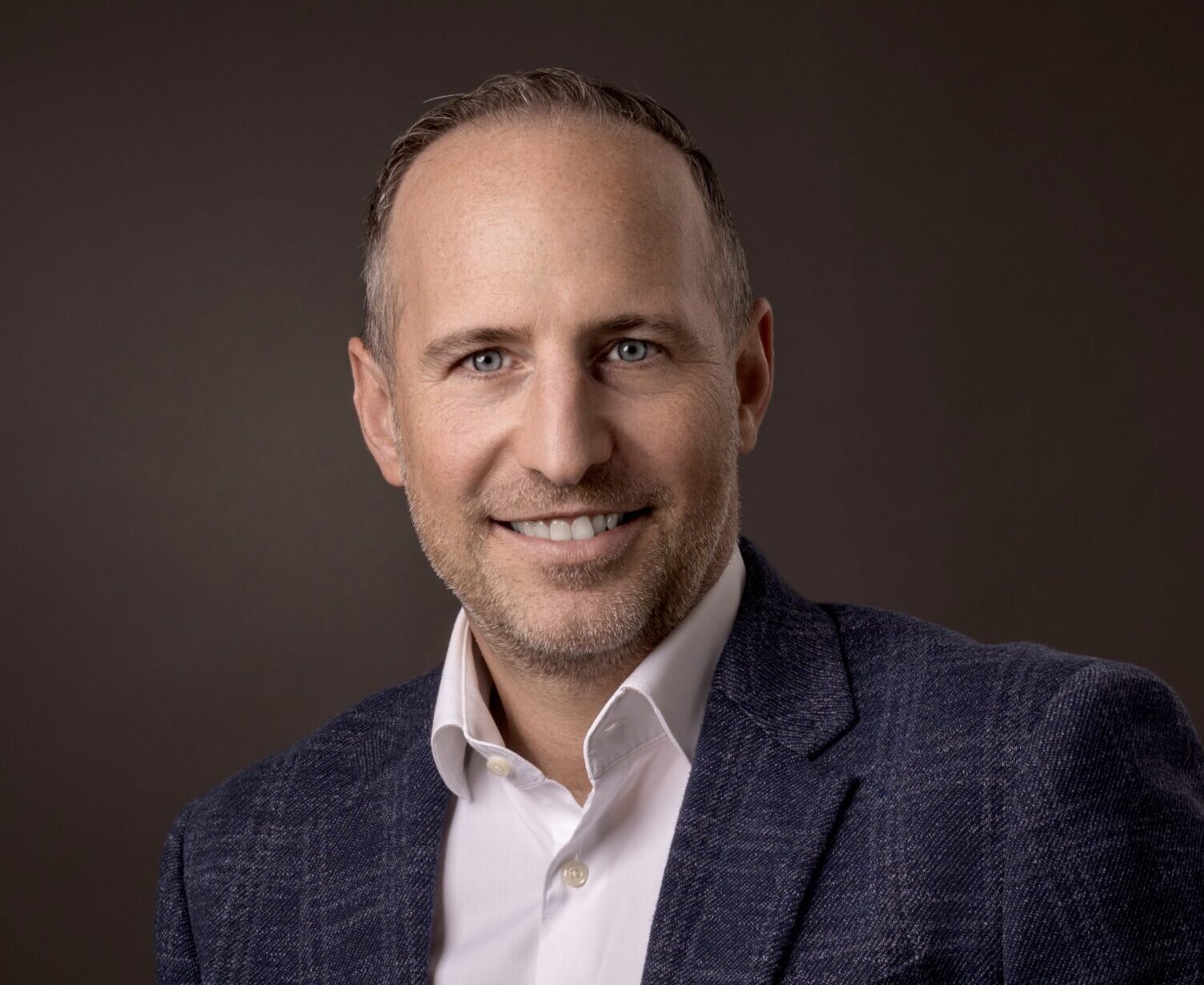 Dr. med. Samuel Fleischmann bietet massgeschneiderte Diagnostik und Behandlung von Knie- und Hüftbeschwerden sowie Sportverletzungen in Uster und Zürich an.